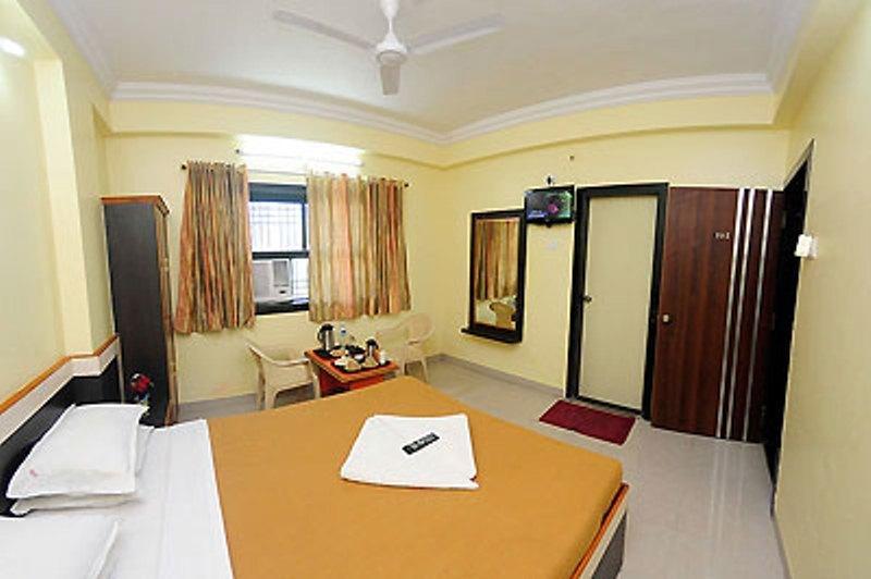 Sai Ganesh Hotel Shirdi Værelse billede