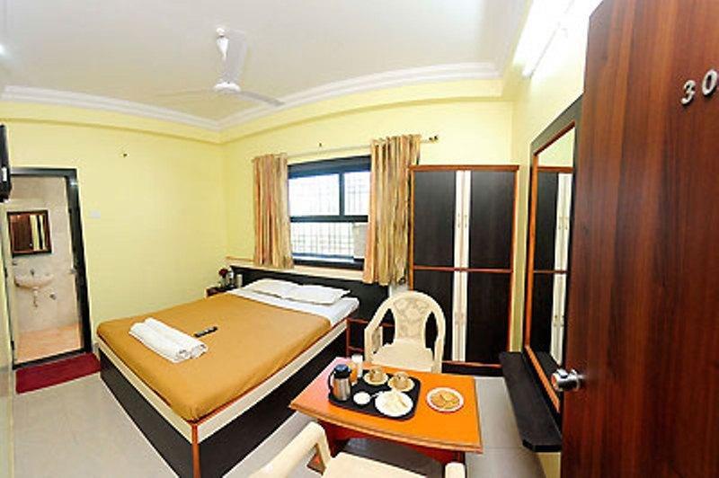 Sai Ganesh Hotel Shirdi Værelse billede