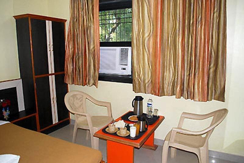 Sai Ganesh Hotel Shirdi Værelse billede